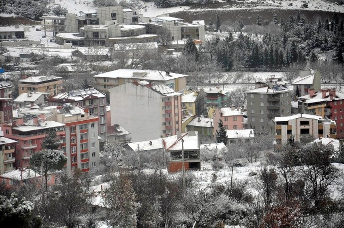 Dursunbey Beyaza Büründü