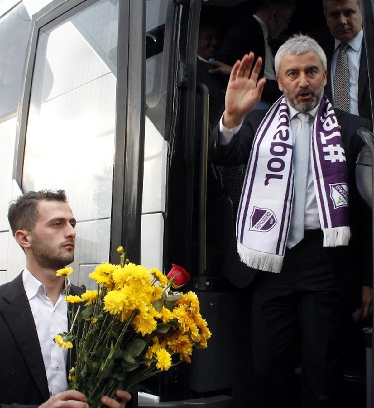 Enver Yılmaz\'a Coşkulu Karşılama