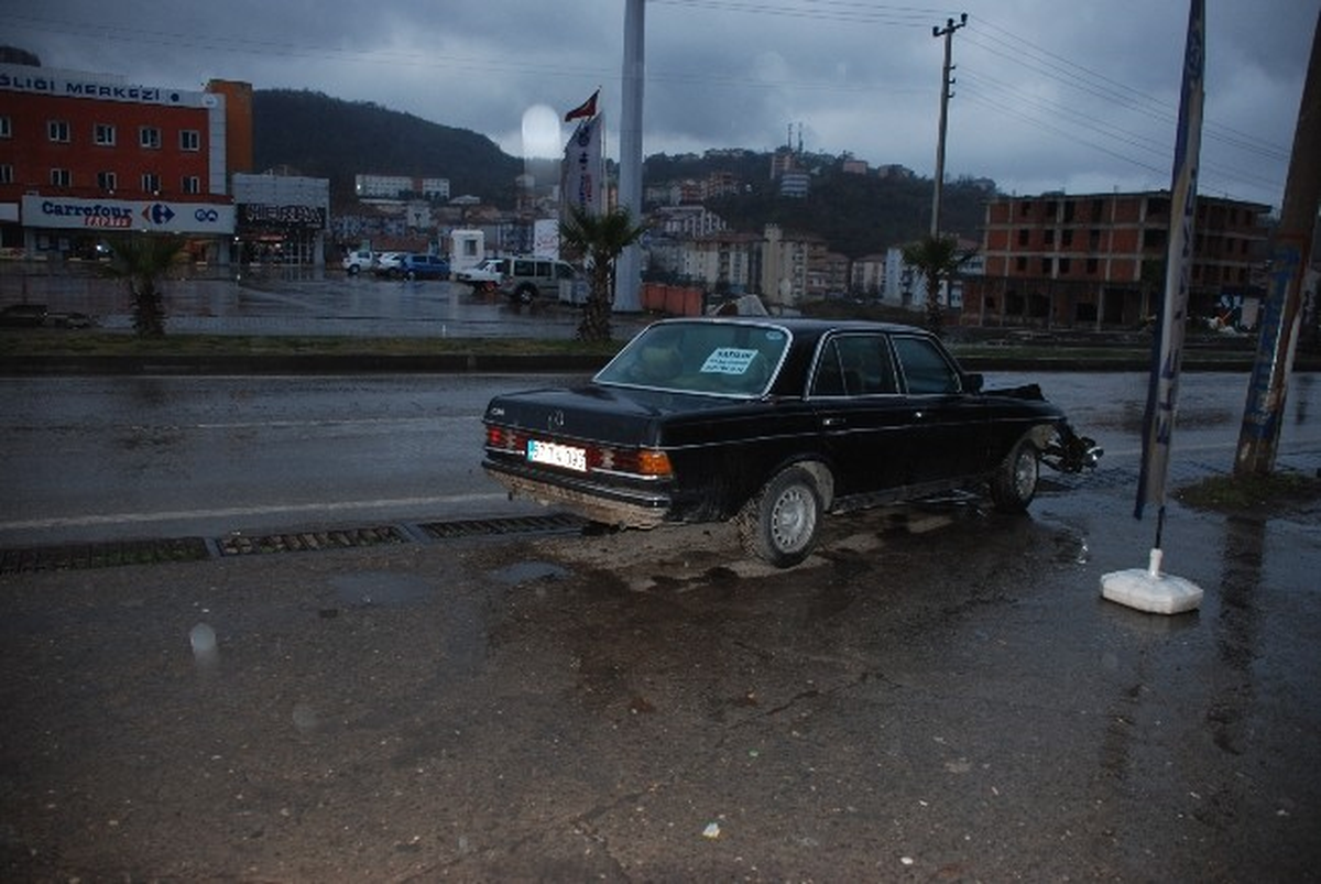 Ereğli\'de Trafik Kazası: 2 Yaralı
