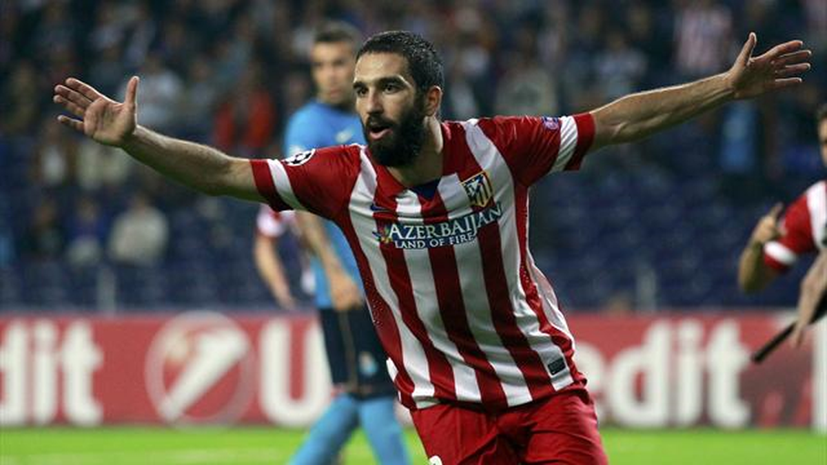 Eski Fotoğrafları Arda\'nın Peşini Bırakmıyor
