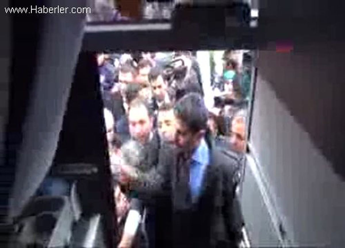 Eski Vali, Yeni Başkan Adayına 'Babosan' Tezahüratı