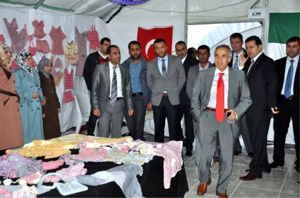 Gazeteci Yavuz Donat, Çadır Kenti Ziyeret Etti