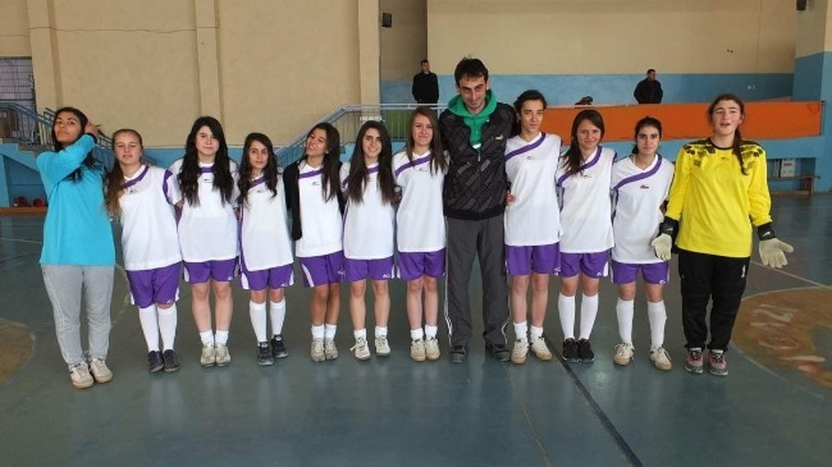 Genç Kızlar Futsal Müsabakaları Kupa Töreni