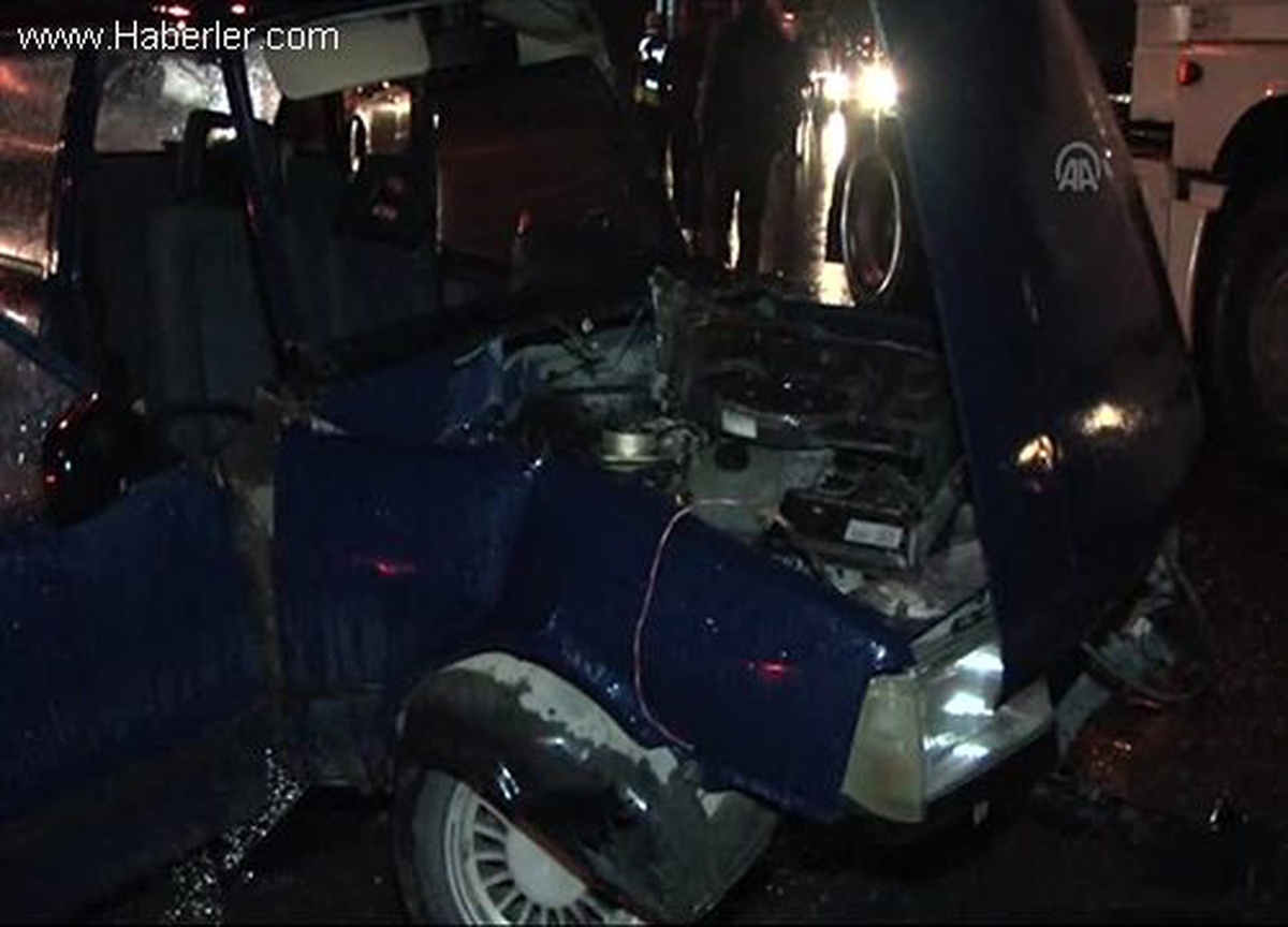 Kahramanmaraş\'ta İki Ayrı Trafik Kazasında 8 Kişi Yaralandı