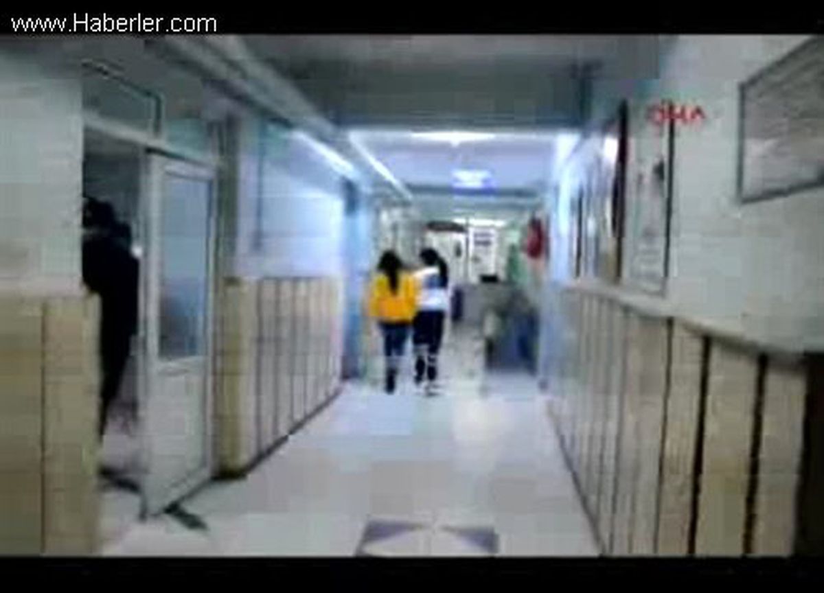 İslahiye\'de Otomobil Devrildi: 2 Yaralı