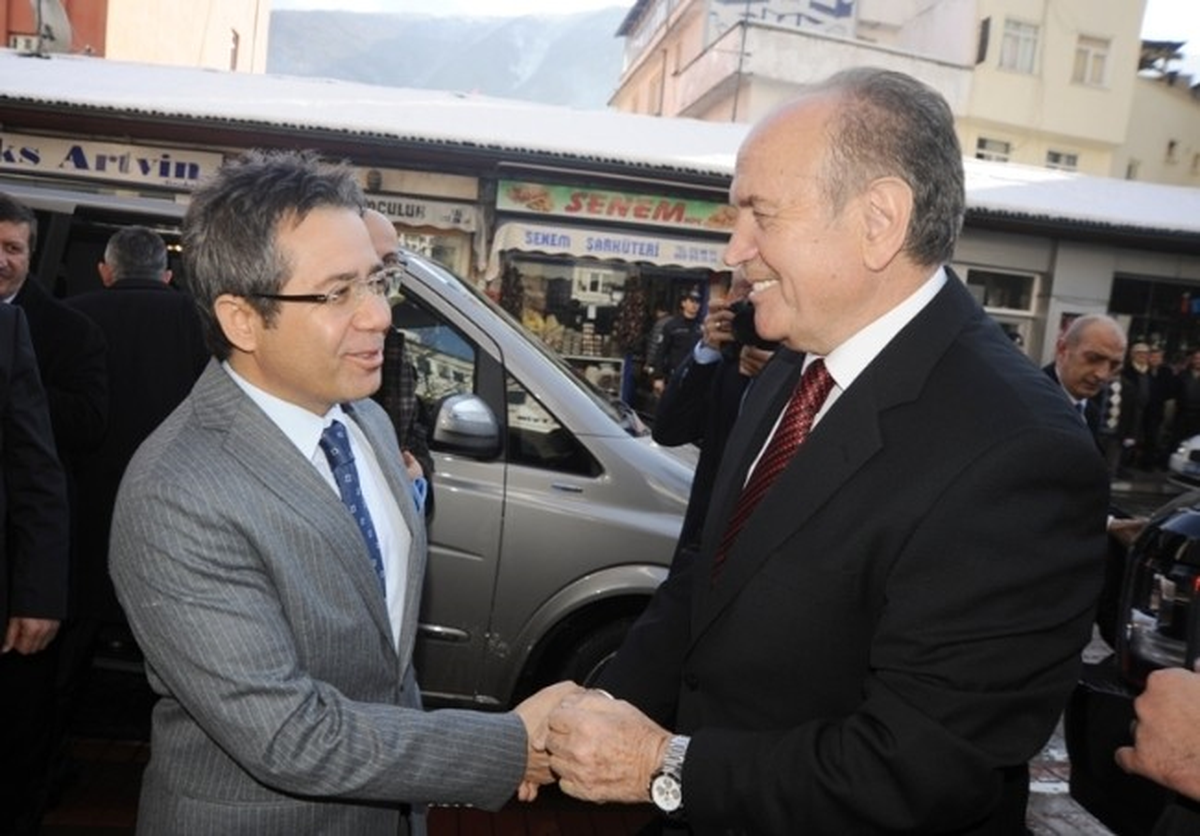 İstanbul Büyükşehir Belediye Başkanı Kadir Topbaş\'tan Artvin Valisi Cirit\'e Ziyaret