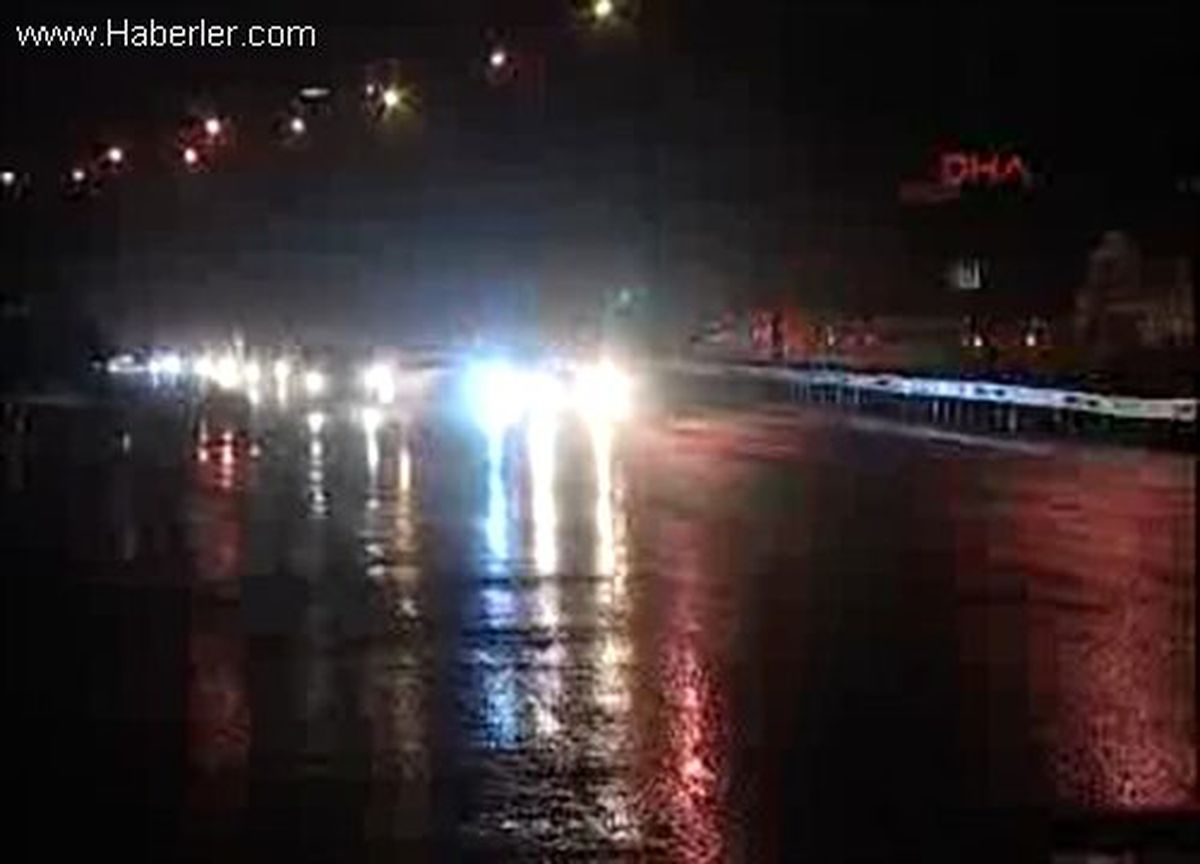 * İstanbul\'da Gece Saatlerinde Yağmur Etkili Oldu.