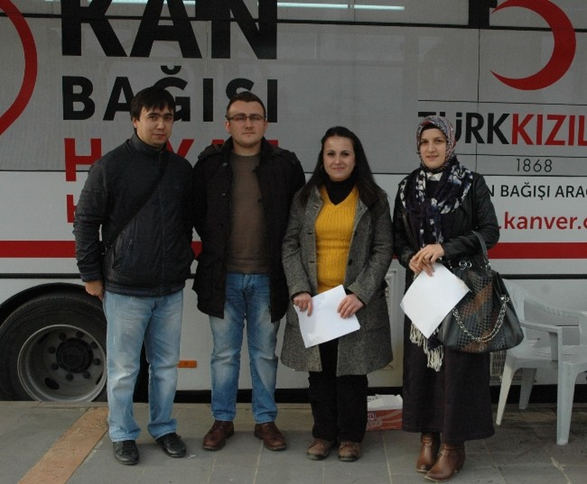 "Kan Kaybediyoruz" Diyen Öğretmenler Kan Bağışı Yaptılar