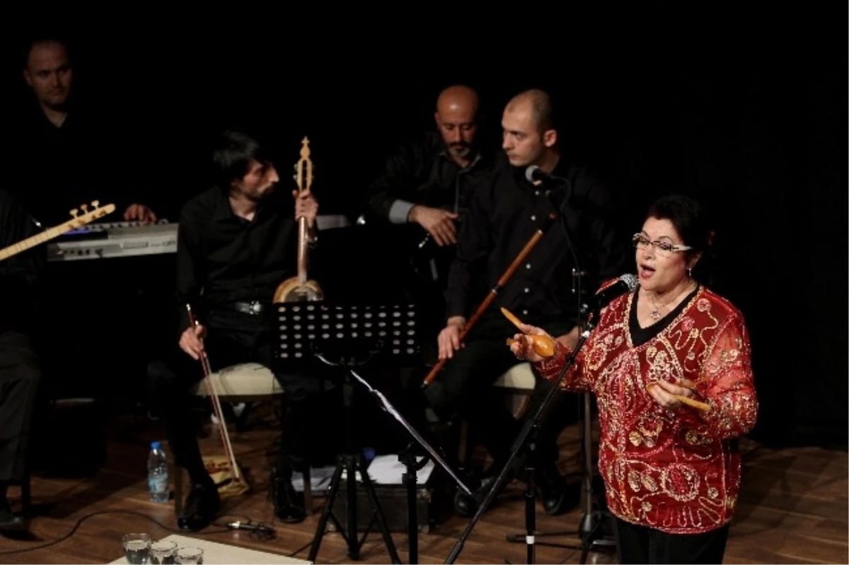 Karşıyaka\'da \'Türkülerle Adım Adım Anadolu\' Konseri