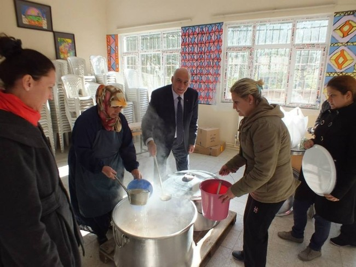 Kırkağaç Cumhuriyet İ.ö Okulundan Aşure Hayrı