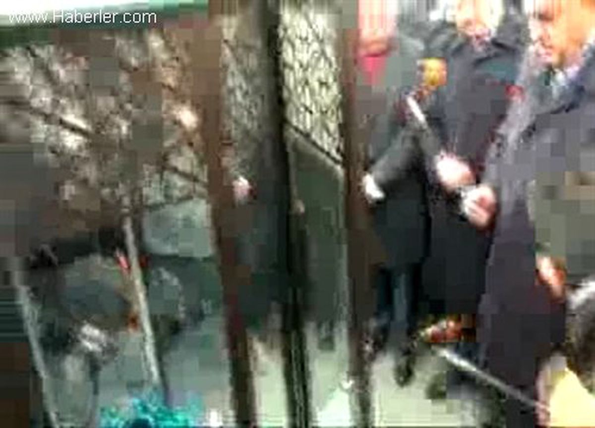 Mevlana\'yı Anma Törenleri \'Sevgi ve Hoşgörü Yürüyüşüyle\' Başladı