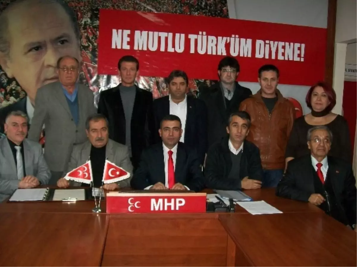 MHP\'nin Tepebaşı İlçe Yönetimi Tanıtım Toplantısı