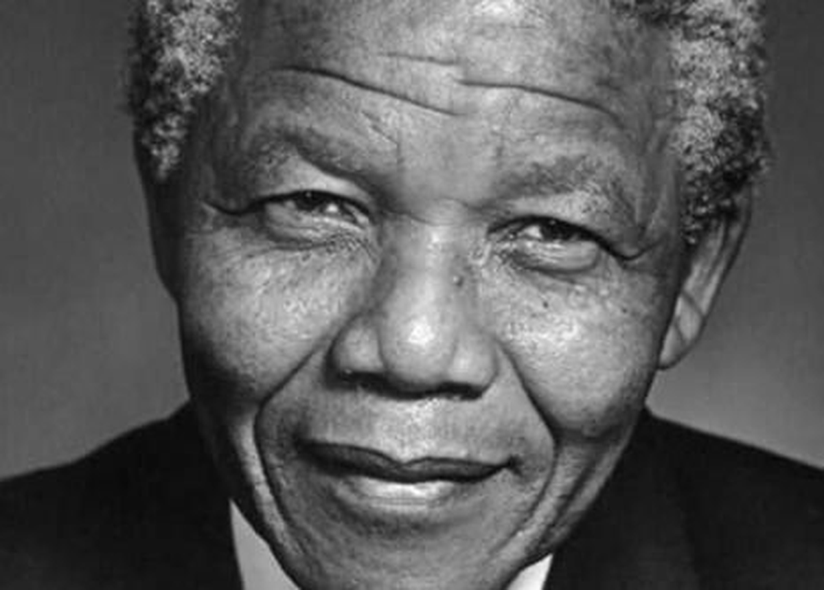 Nelson Mandela\'nın Hayatını Kaybetmesi