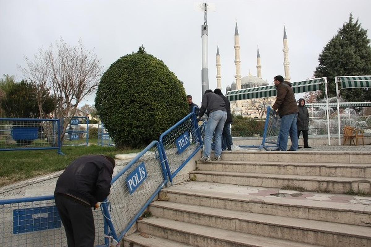 Selimiye Meydanında Başbakan İçin Güvenlik Önlemleri Alındı