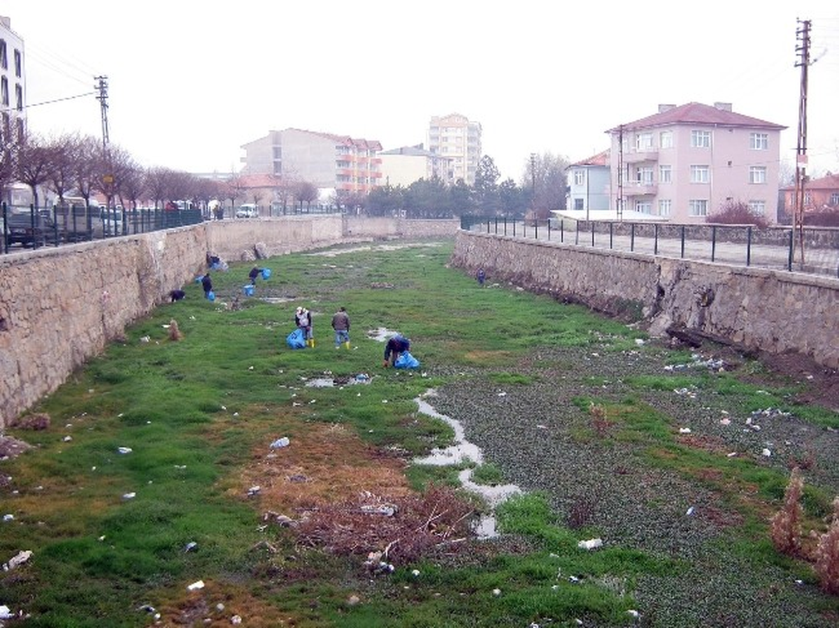 Sorgun\'da Dereler Temizleniyor