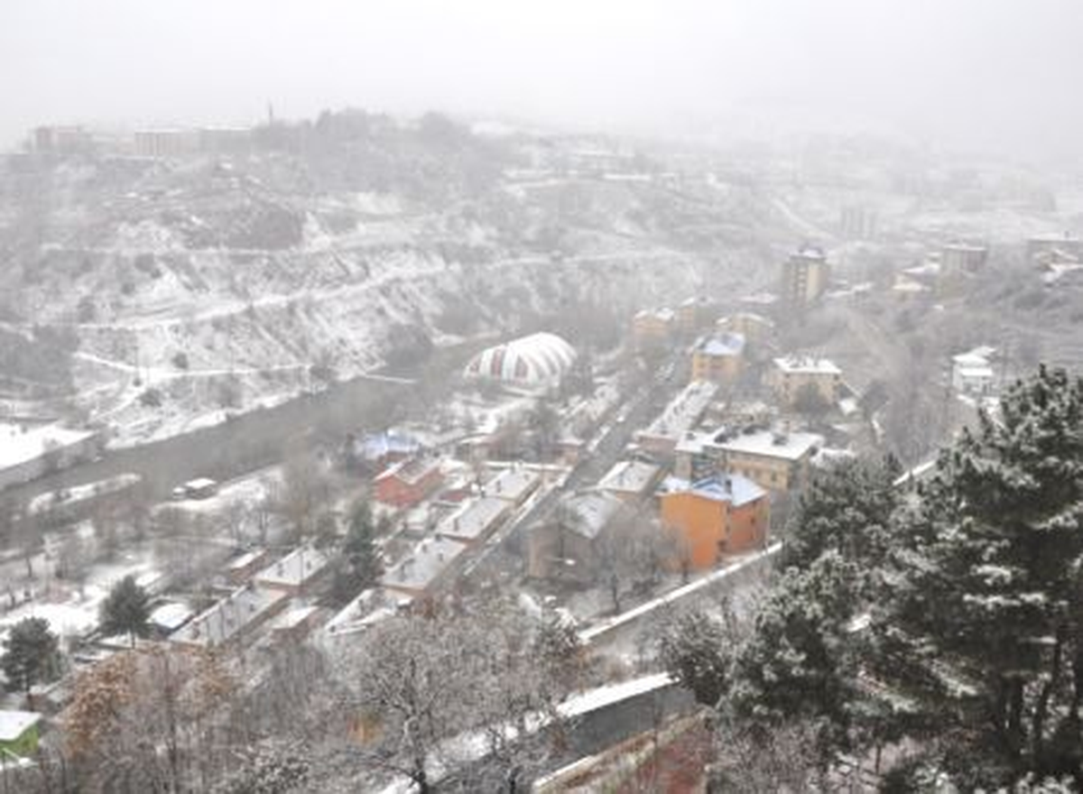 Tunceli\'de Kar Yağışı