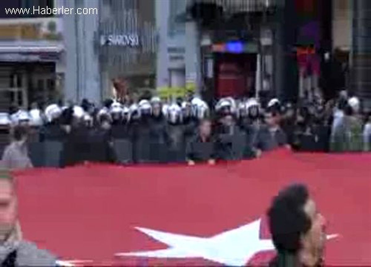 1alperen Ocakları\'nın Yürüyüşüne Polis Müdahalesi