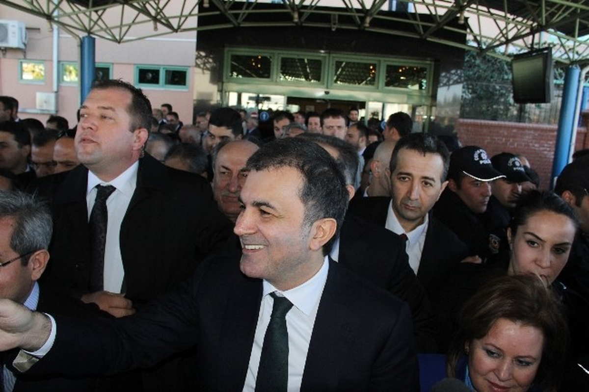 Adana\'da Bakan Çelik İzdihamı
