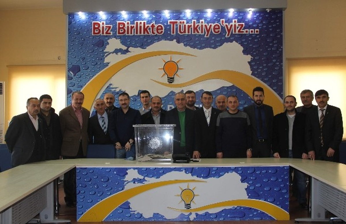 AK Parti\'de Temayül Yoklaması