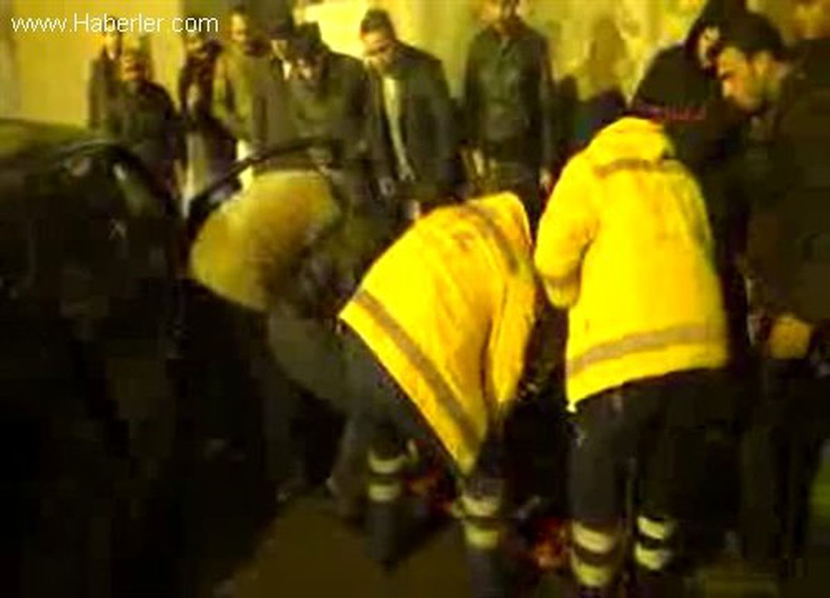 Altgeçitte Kaza Yapan Otomobilde Can Pazarı