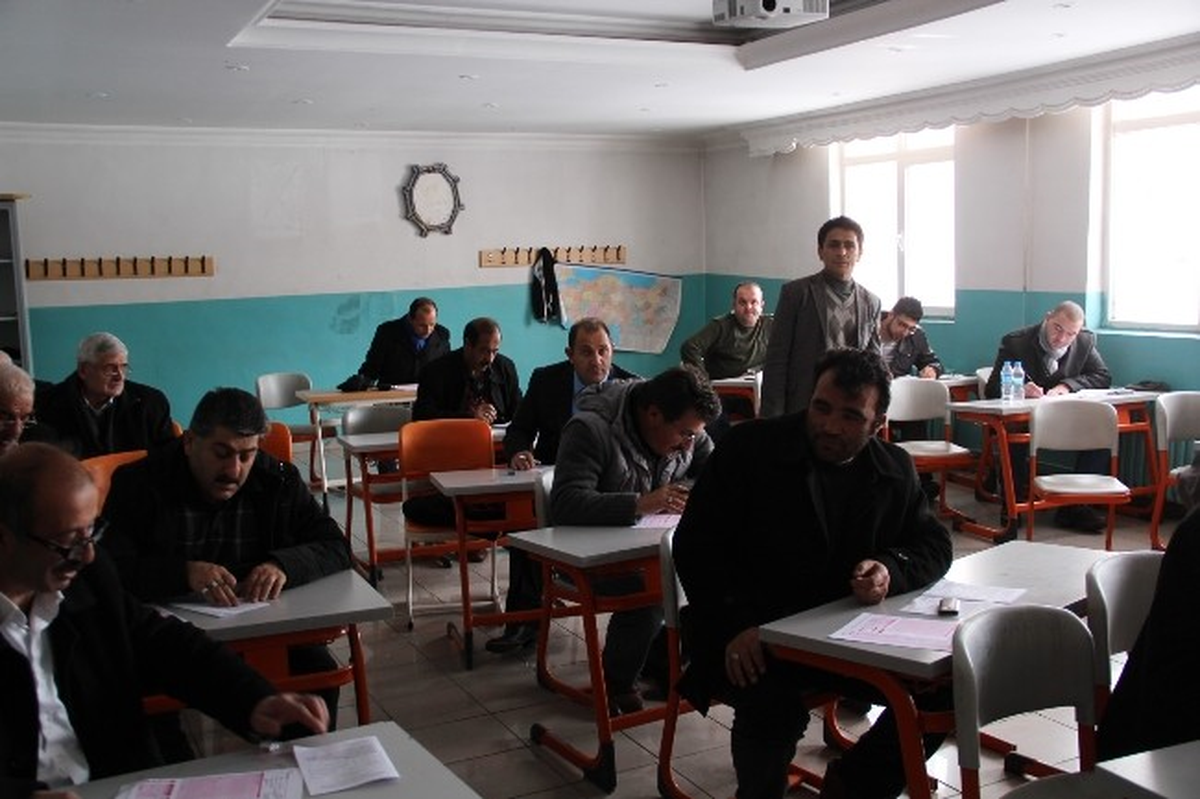 Ardahan\'da Siyaset Akademisi Sınavı Yapıldı