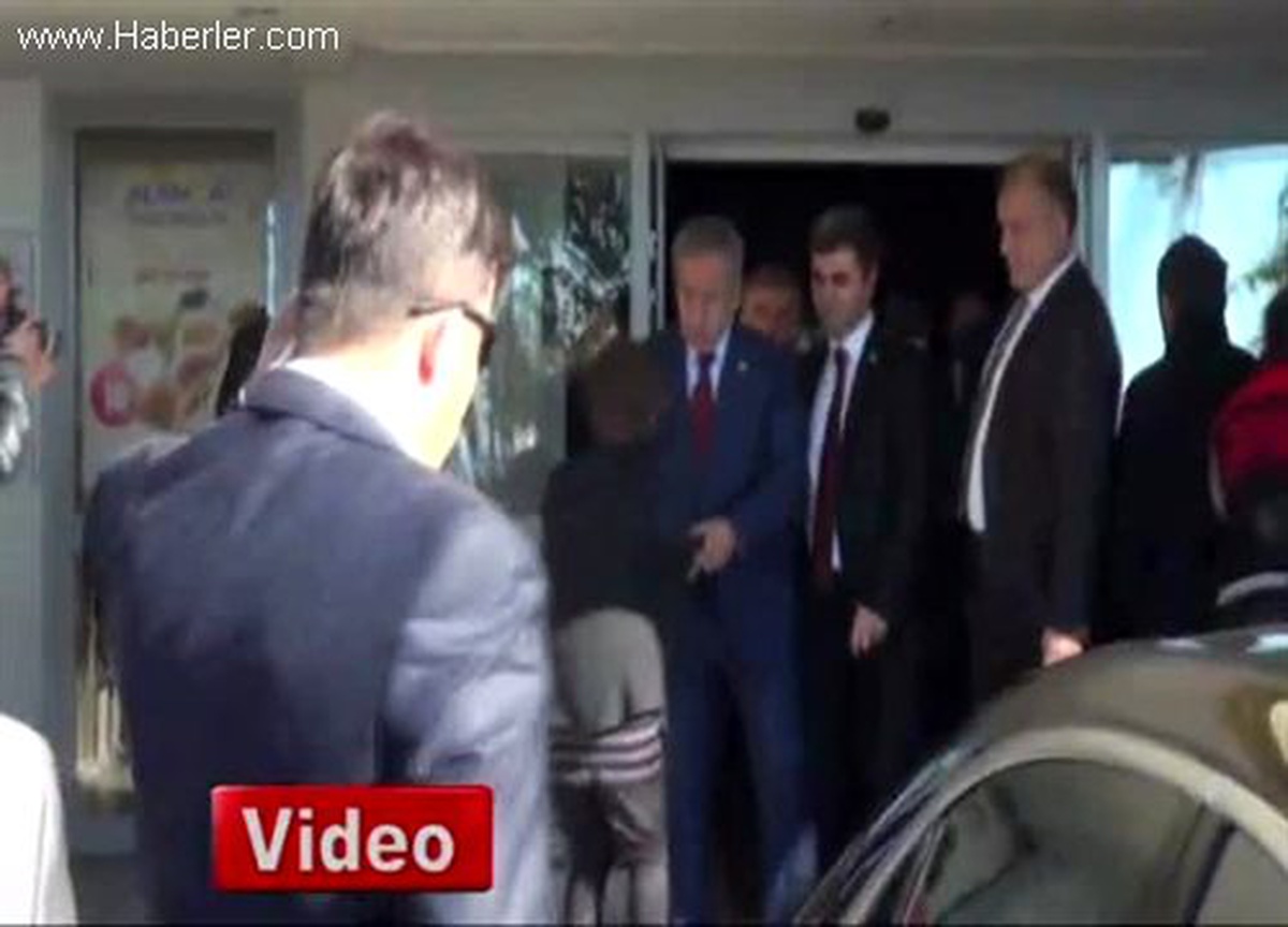 Arınç: " Ankara\'daki Kasvetli Siyaset Hayatına Tekrar Katılmak Üzere Gidiyorum"