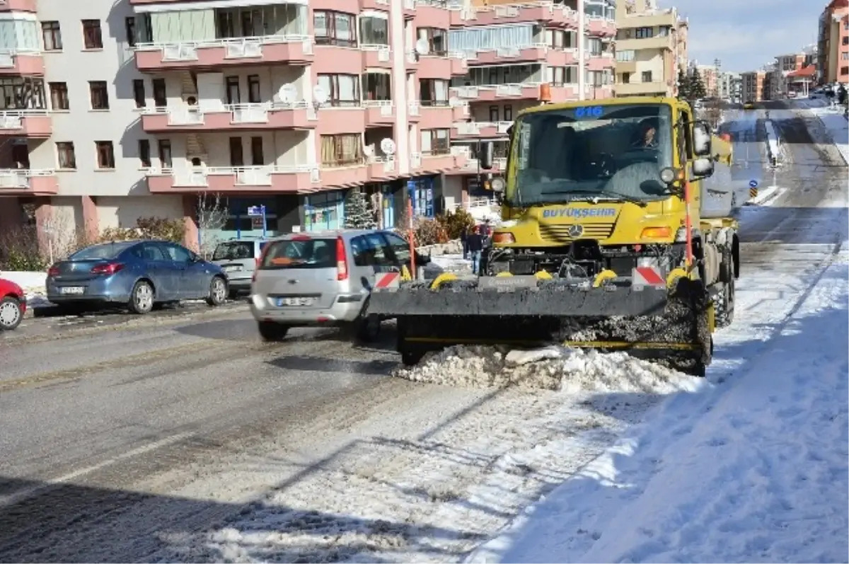 Başkent\'te Karla Mücadele