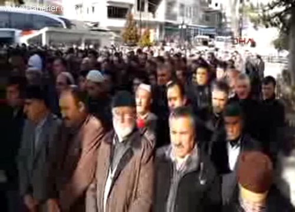Başörtüsü Ranzaya Takılan Kız Öldü