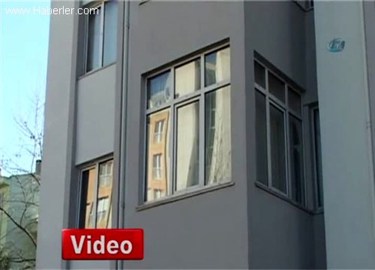 Esenyurt\'ta Cinnet Getiren Koca Eşini Baltayla Öldürdü