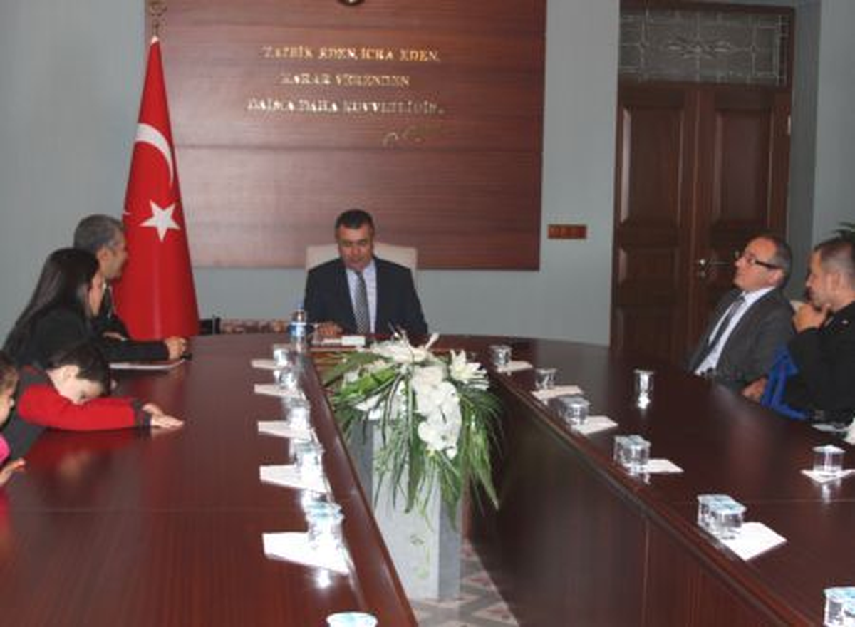 Hatay Valisi Lekesiz\'den Ziyaret