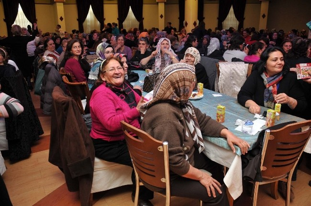 Kadınlar Felekten Bir Gün Çaldılar