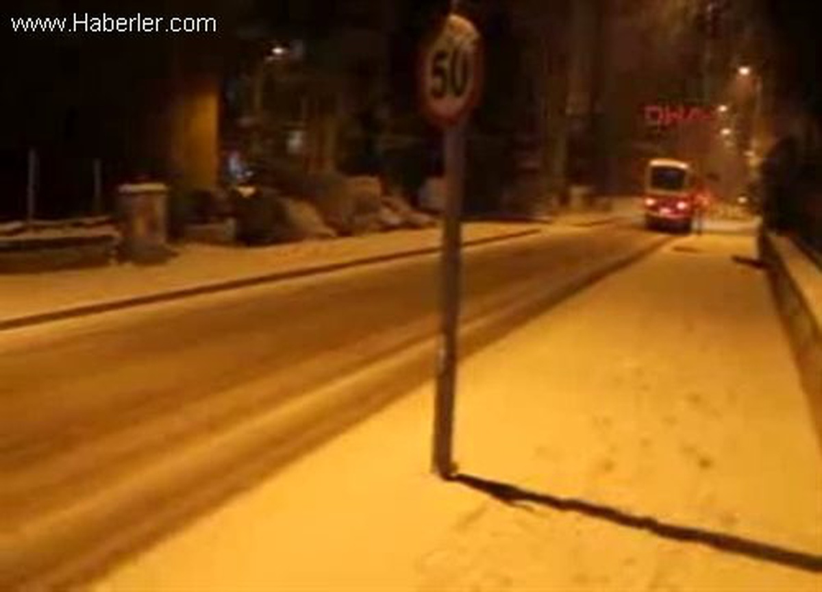 Kar Yağışı Kastamonuyu Etkisi Altına Aldı