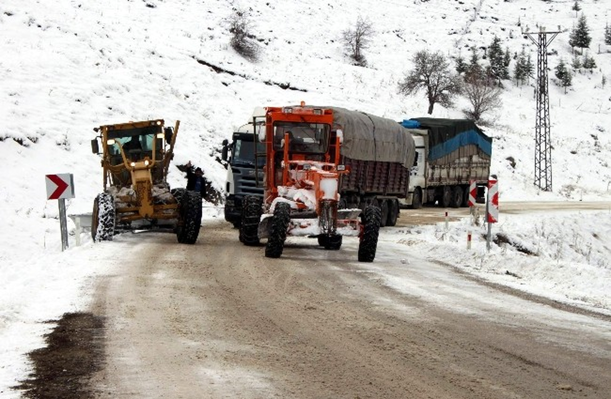 Kar Yağışı Tunceli\'de Ulaşımı Olumsuz Etkiliyor