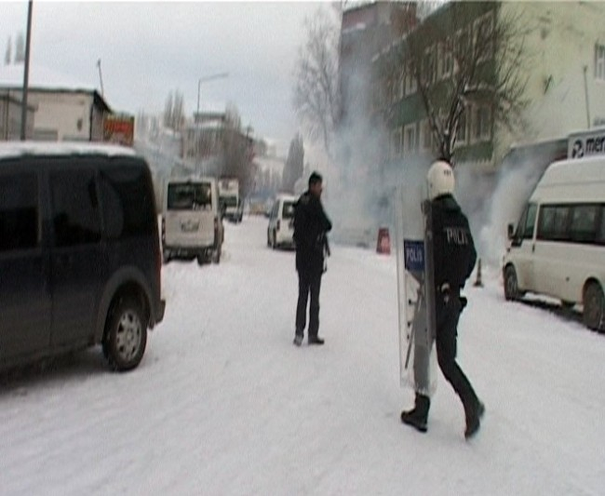 Kars\'ta Hakkari\'deki Olaylar Protesto Edildi