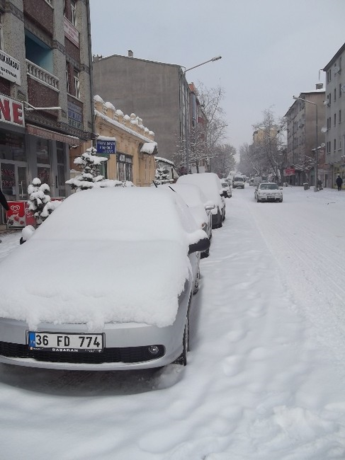 Kars\'ta Kar 122 Köy Yolunu Kapattı