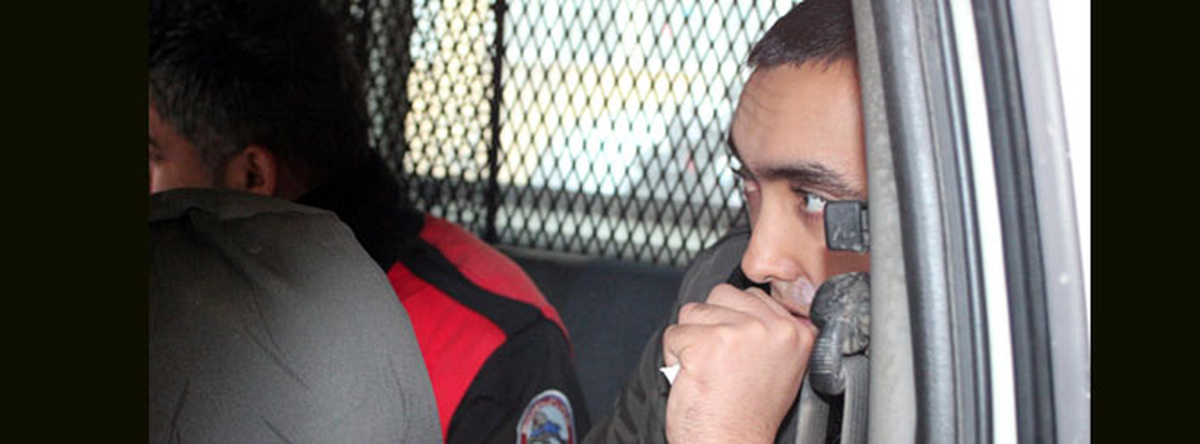 Liseli Kızları 'Omuz Attıklarını' Sanıp Bıçaklamış