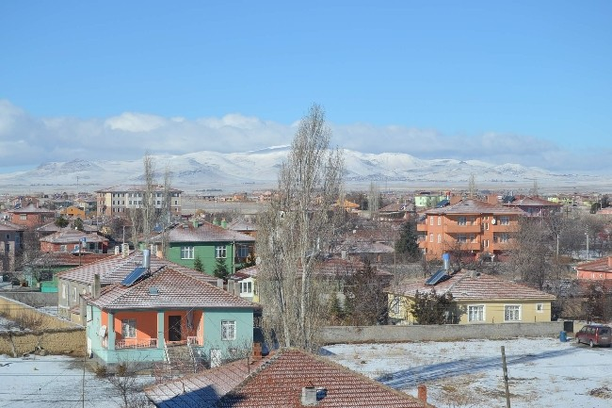Kulu\'ya Yılın İlk Karı Yağdı