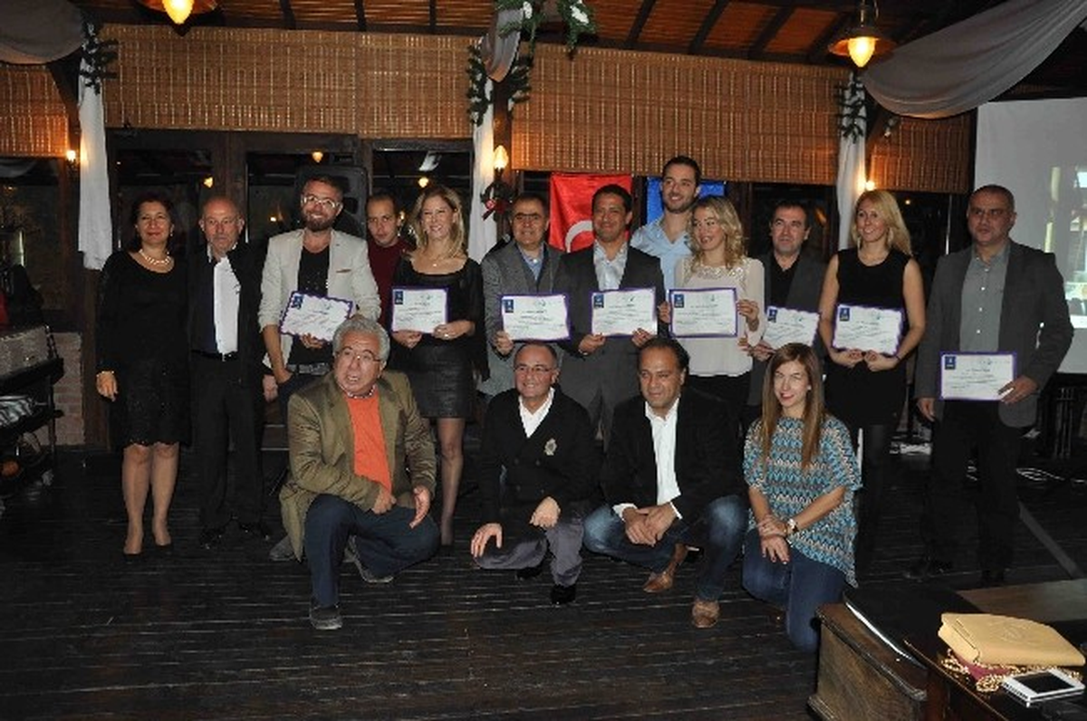 Kuşadası\'nda Yelken Eğitim Kursunu Tamamlayanlara Sertifika