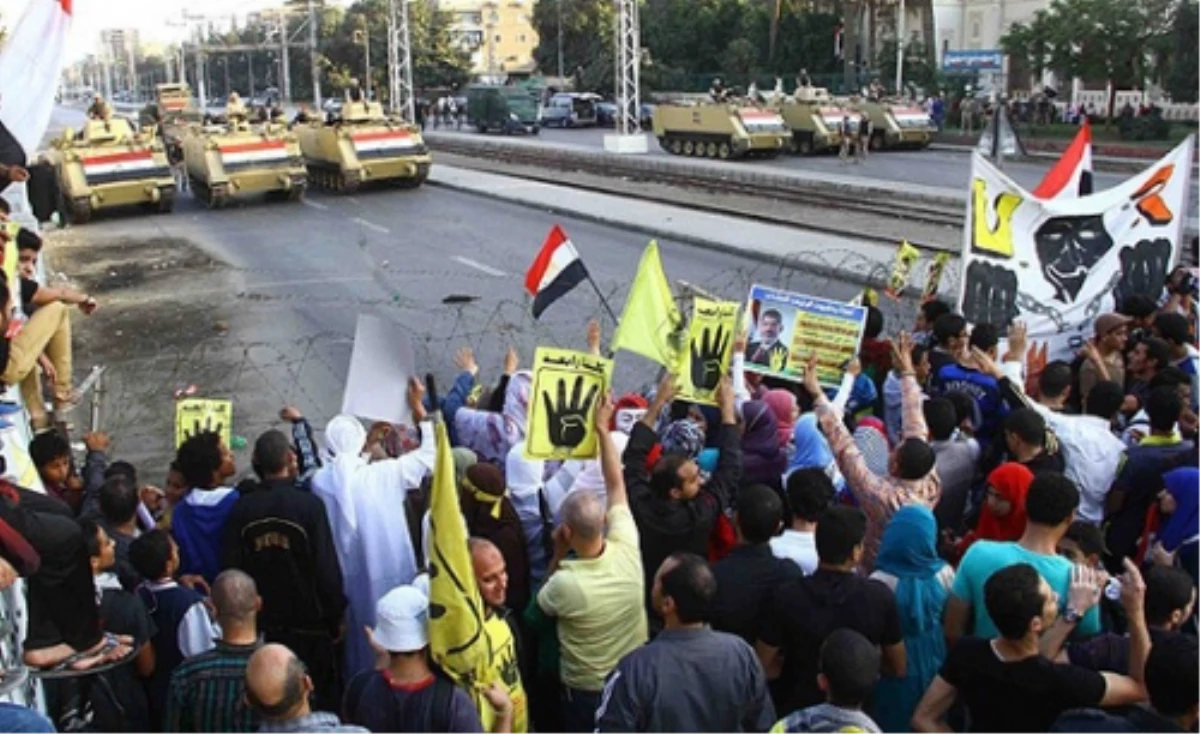 Mısır\'da "Gösteri Yasasına" Tepkiler