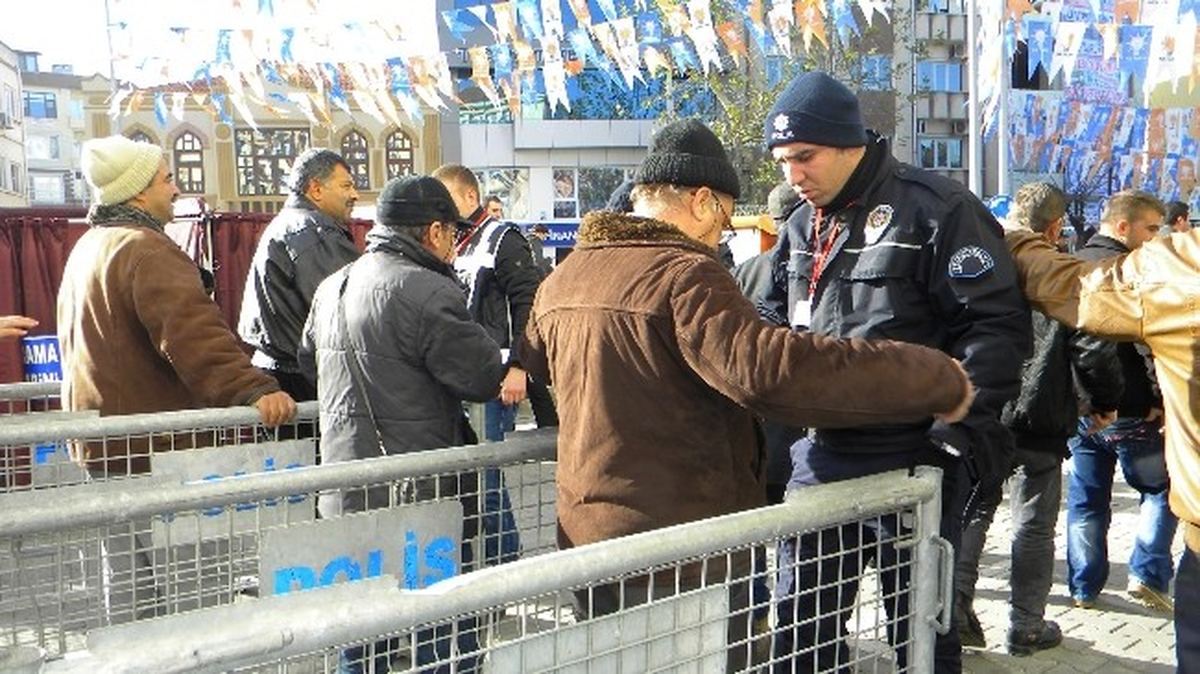Miting Alanında 3000 Polis Görev Yapıyor