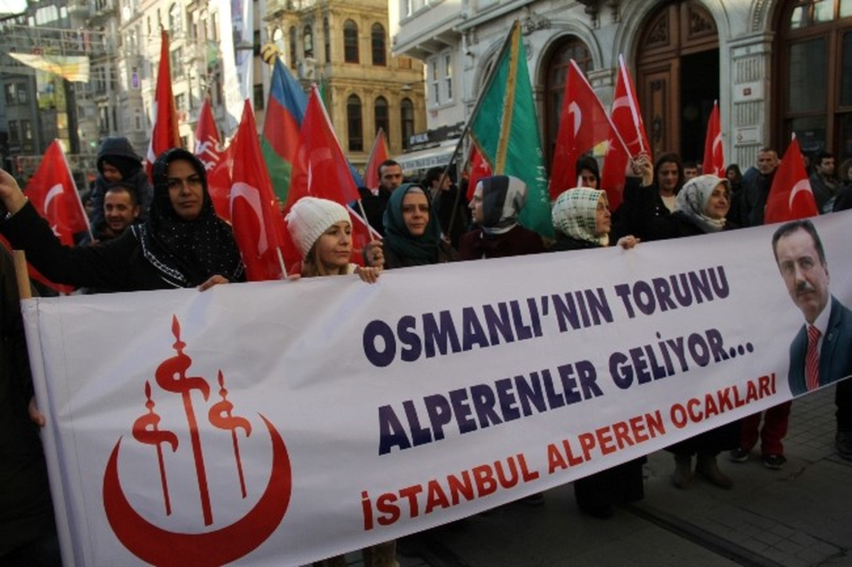 Polis Taksim\'e Yürümek İsteyen Gruba Müdahale Eti