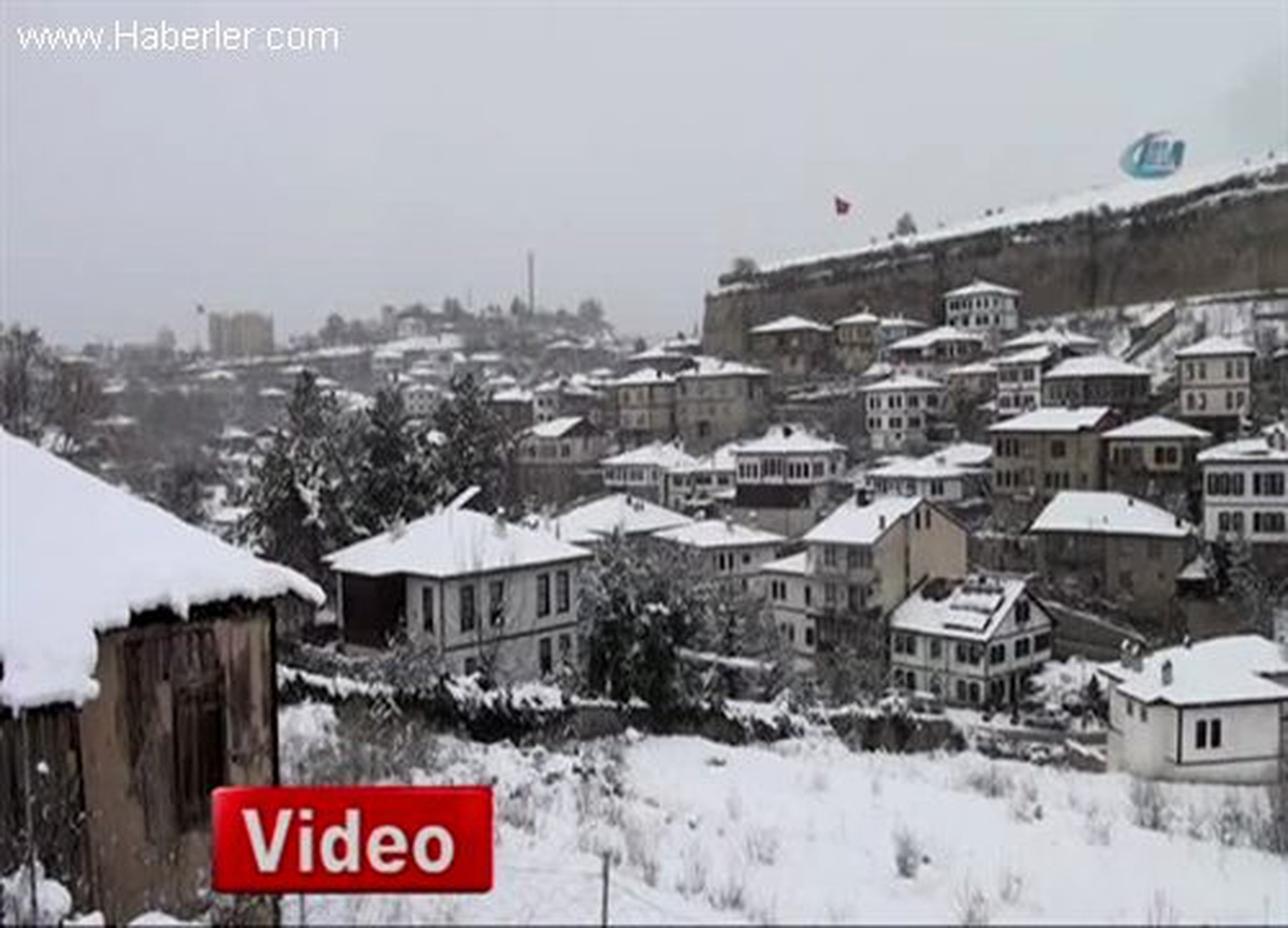 Safranbolu Evleri Beyaz Gelinliğini Giydi