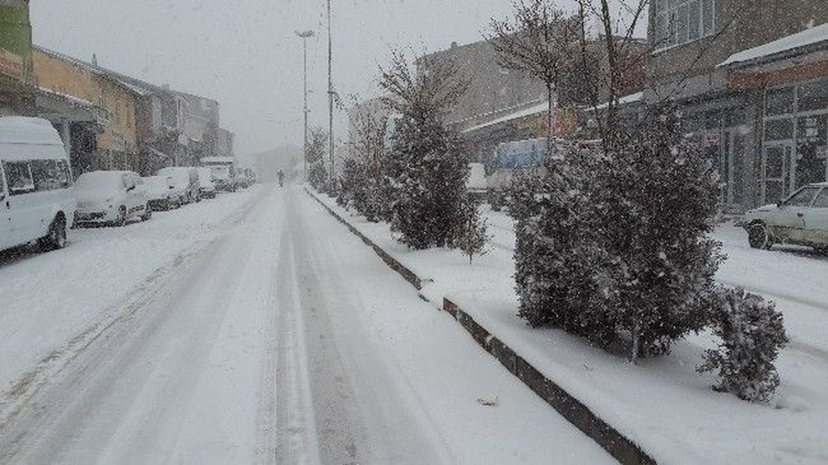 Taşlıçay\'da Eğitime Kar Engeli
