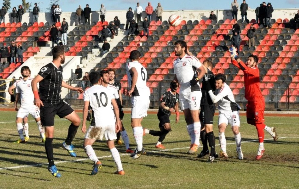 Uşak Sportif 0 - 0 Foça Belediyespor