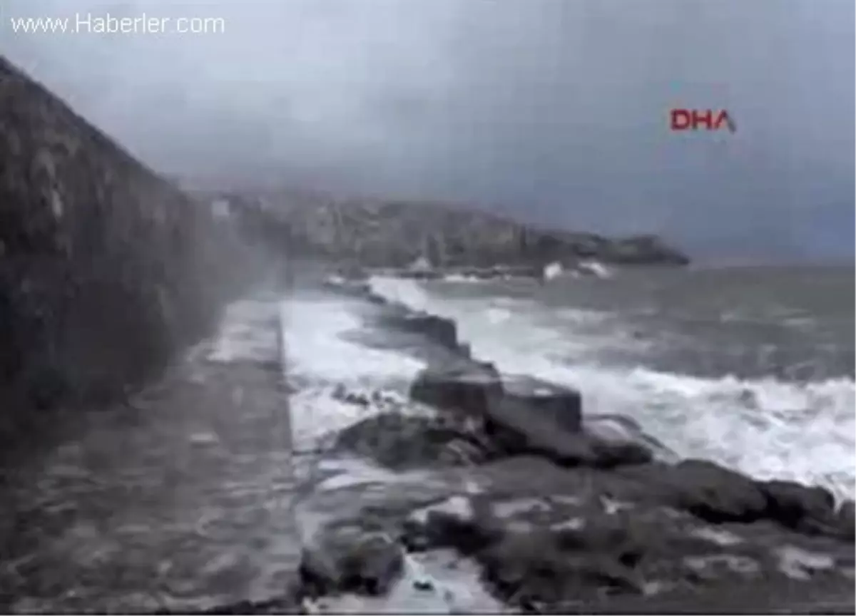 Zonguldak\'ta Dev Dalgalar