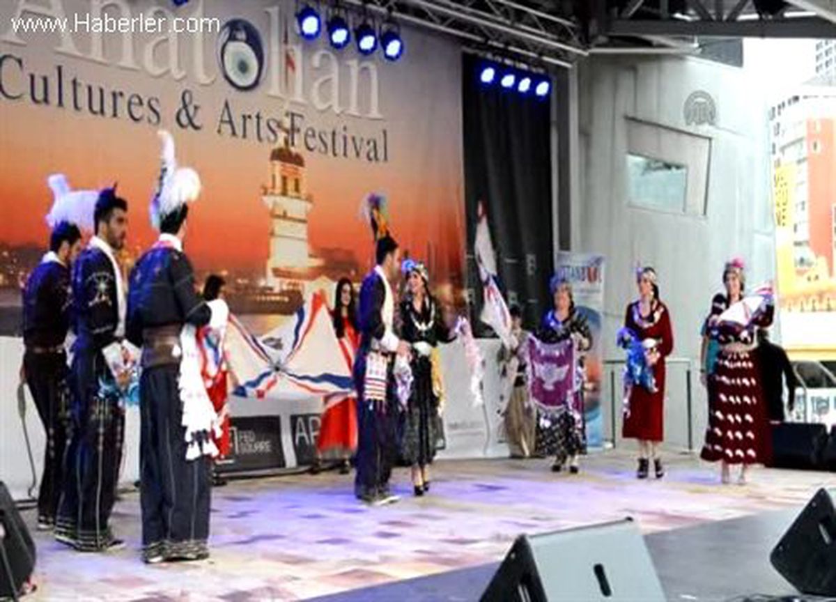 Avustralya'daki Anadolu Kültür ve Sanat Festivali'nde Uğur Işılak rüzgarı