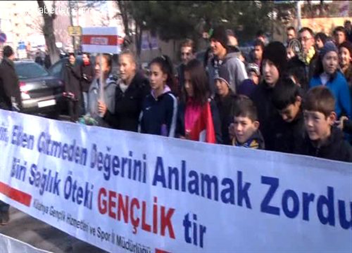 Bakan Kılıç Kütahya\'da Gençlik Merkezi Açılış Töreninde