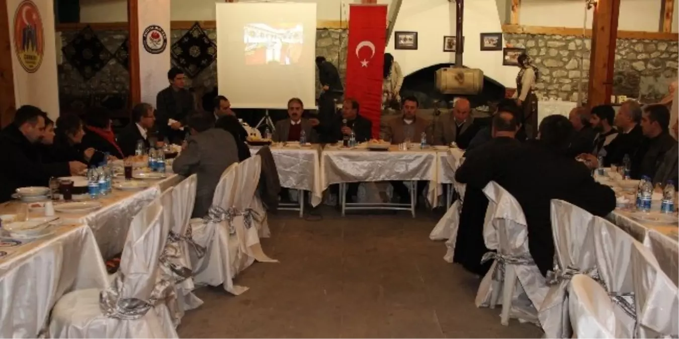 Başkan Dinç, Akademisyenlerle Bir Araya Geldi