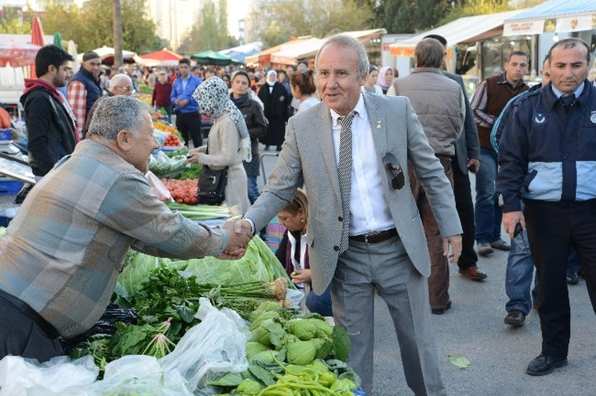 Başkan Evcilmen Şirinyalı Pazarı\'nı Ziyaret Etti