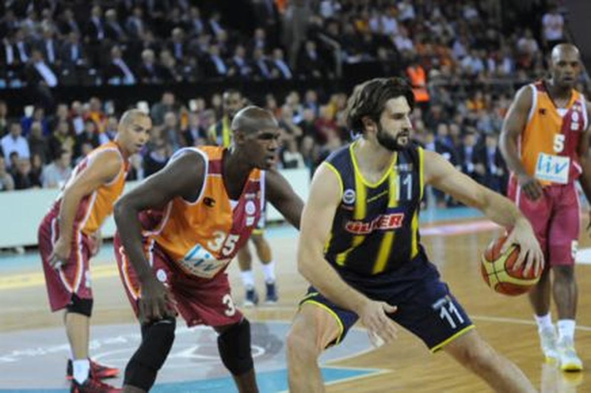 Basketbolda Derbi Maçtan Notlar